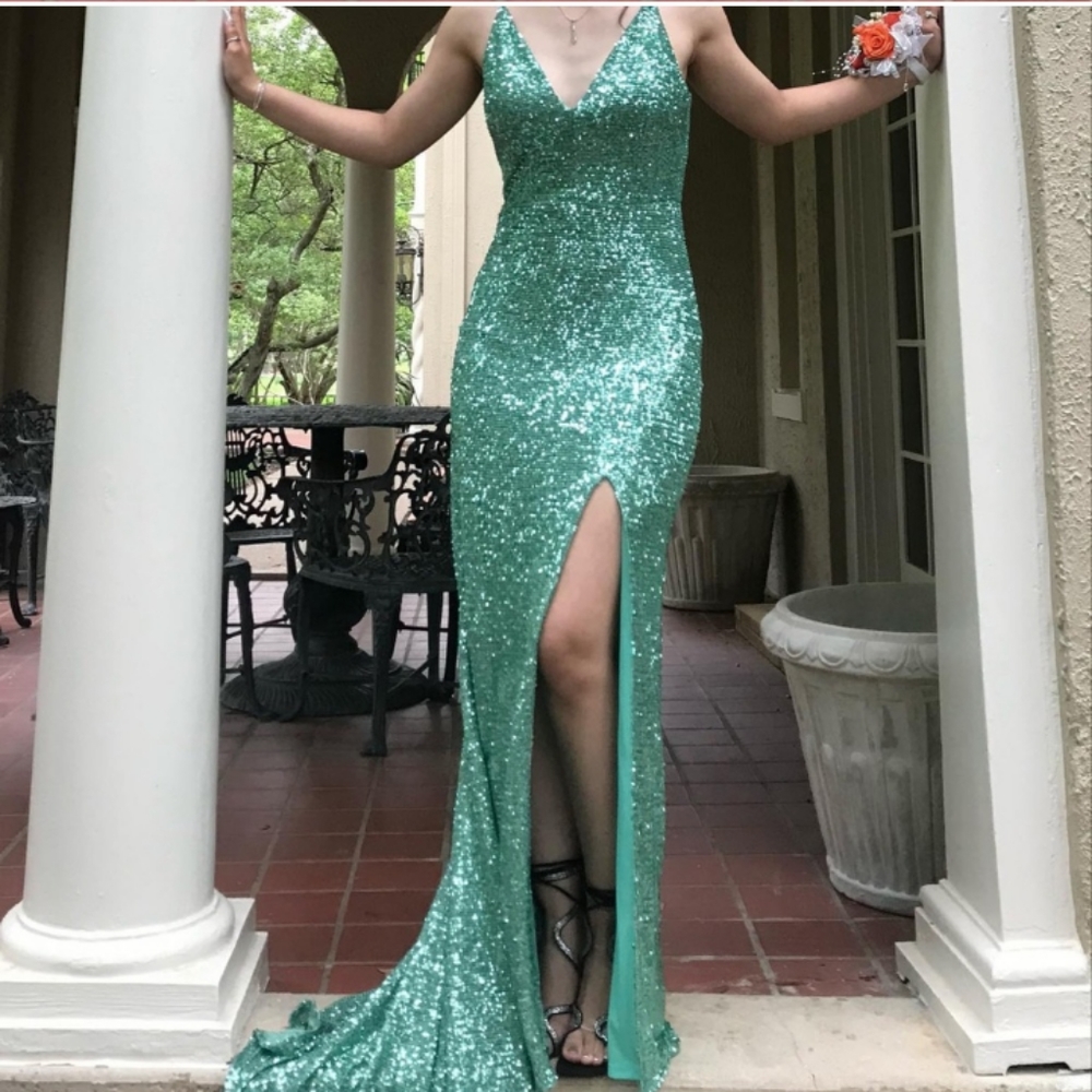 Reposh! Excellent condition Green Sequin Gown